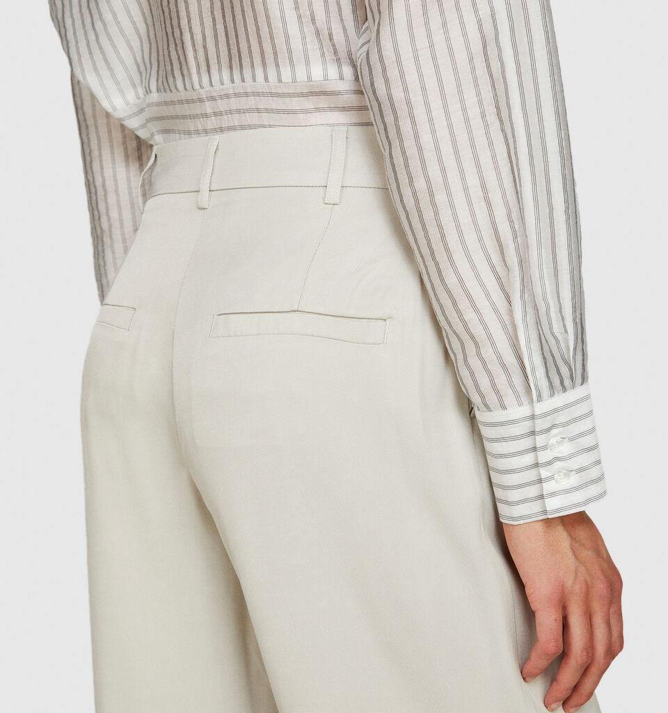 Low-waisted flared fit trousers - women's flared trousers - Beige | Sisley image number 5